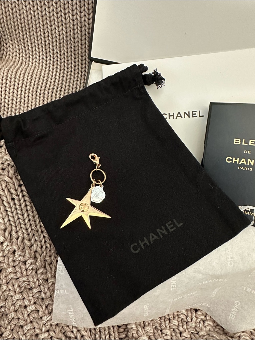 Chanel Charm, Trial Sizes, Pouch, Box and Gift Card - Picture 3 of 3